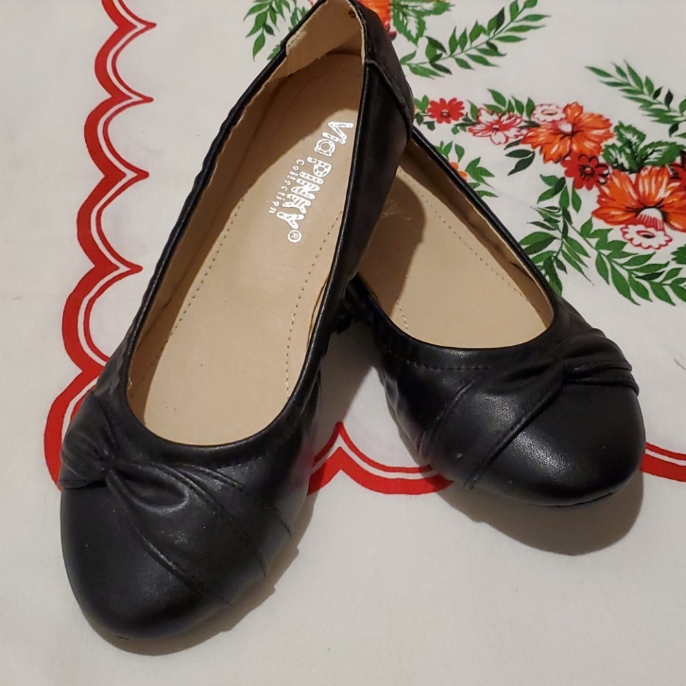 LITTLE GIRL BLACK FLATS
